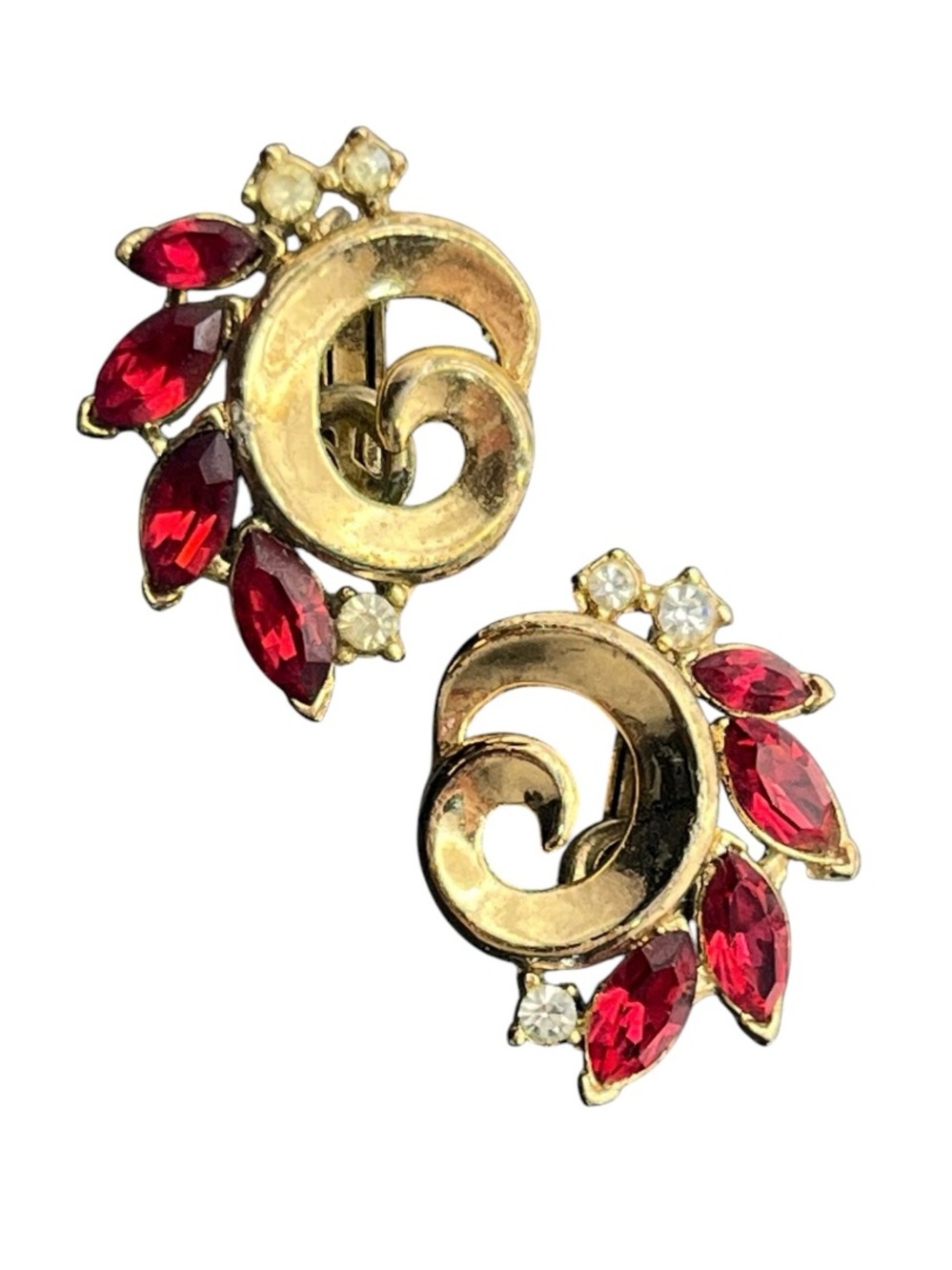 Crown Trifari Pat Pending red & clear rhinestone gold tone swirl clip earrings